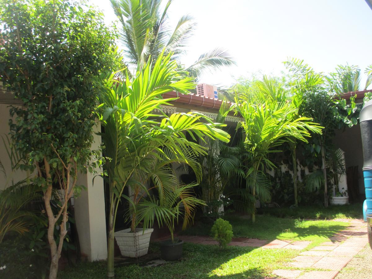Uppuveli Beach House Trincomalee Kültér fotó