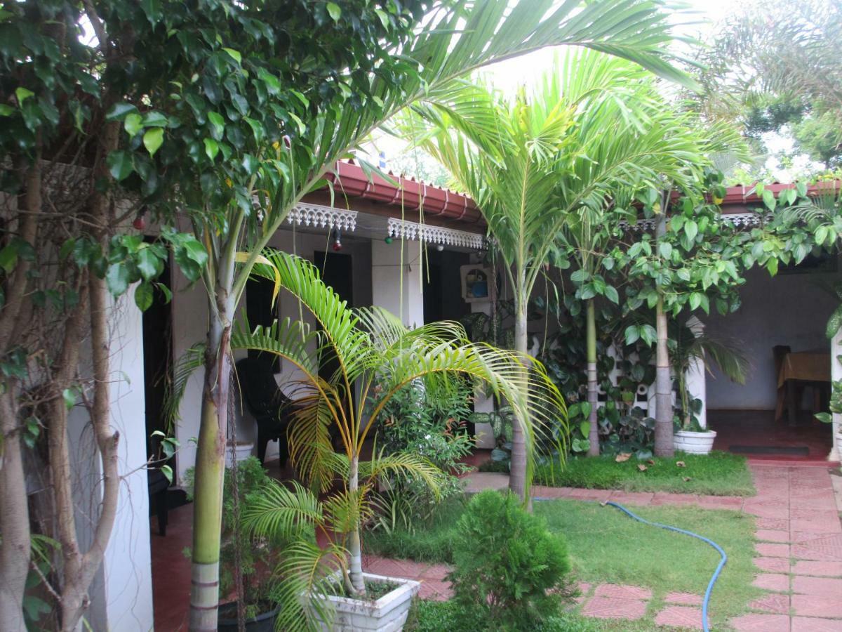 Uppuveli Beach House Trincomalee Kültér fotó