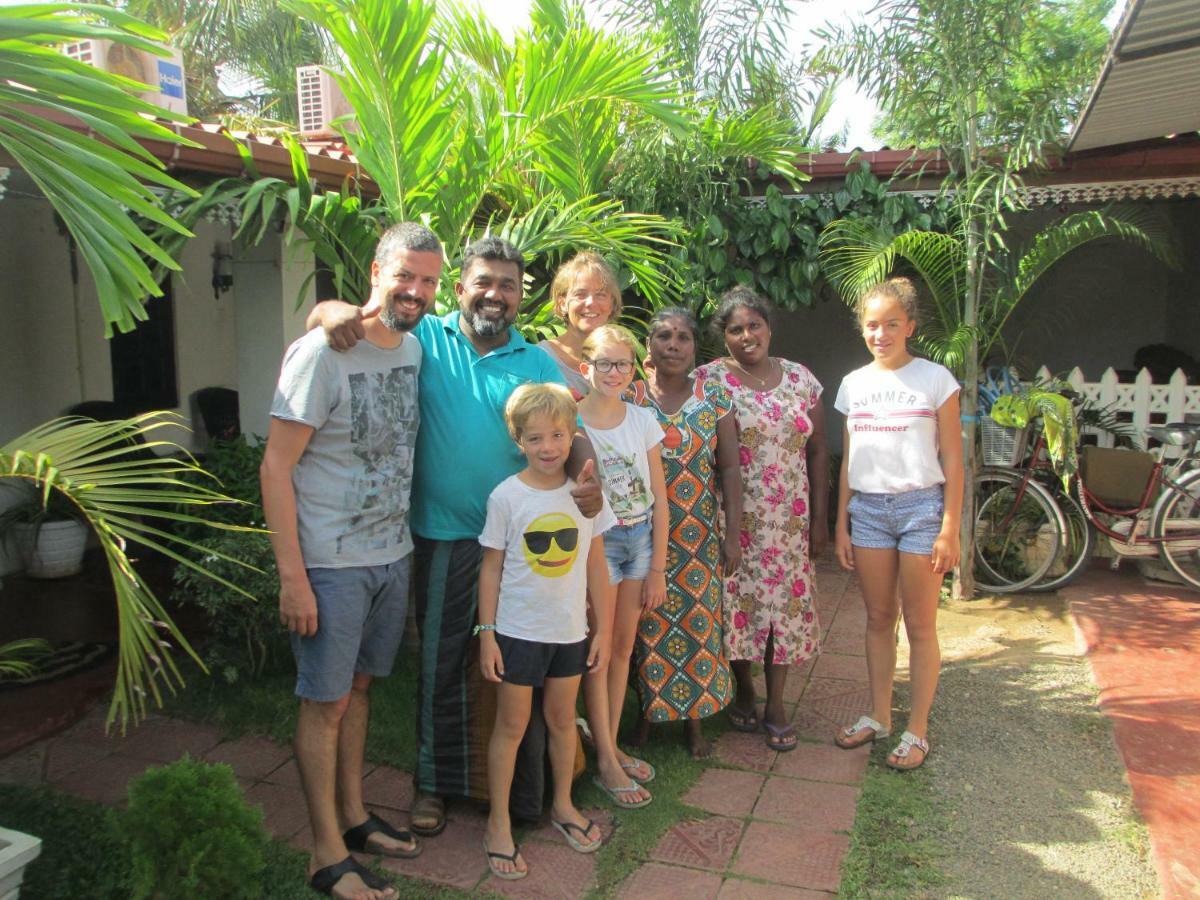 Uppuveli Beach House Trincomalee Kültér fotó